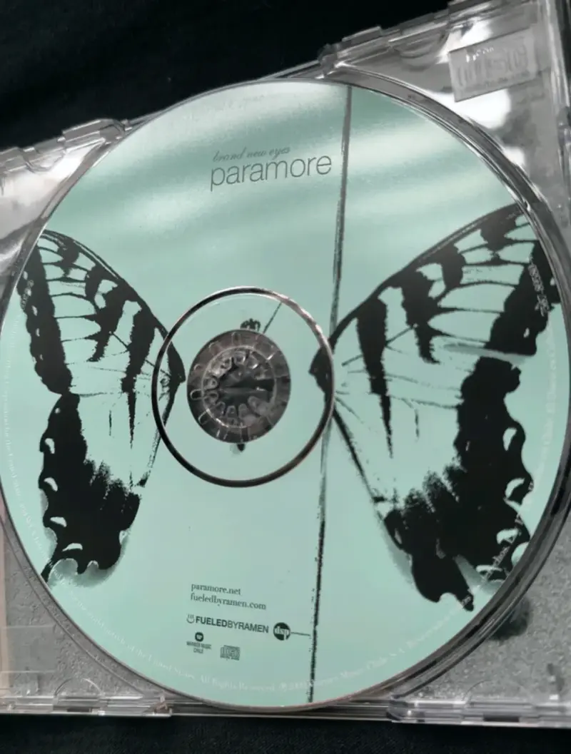 CD Paramore Brand New Eyes (En perfecto estado) - 5