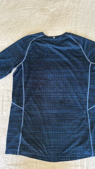 Polera deportiva Nike Dri-Fit azul a rayas - miniatura 2