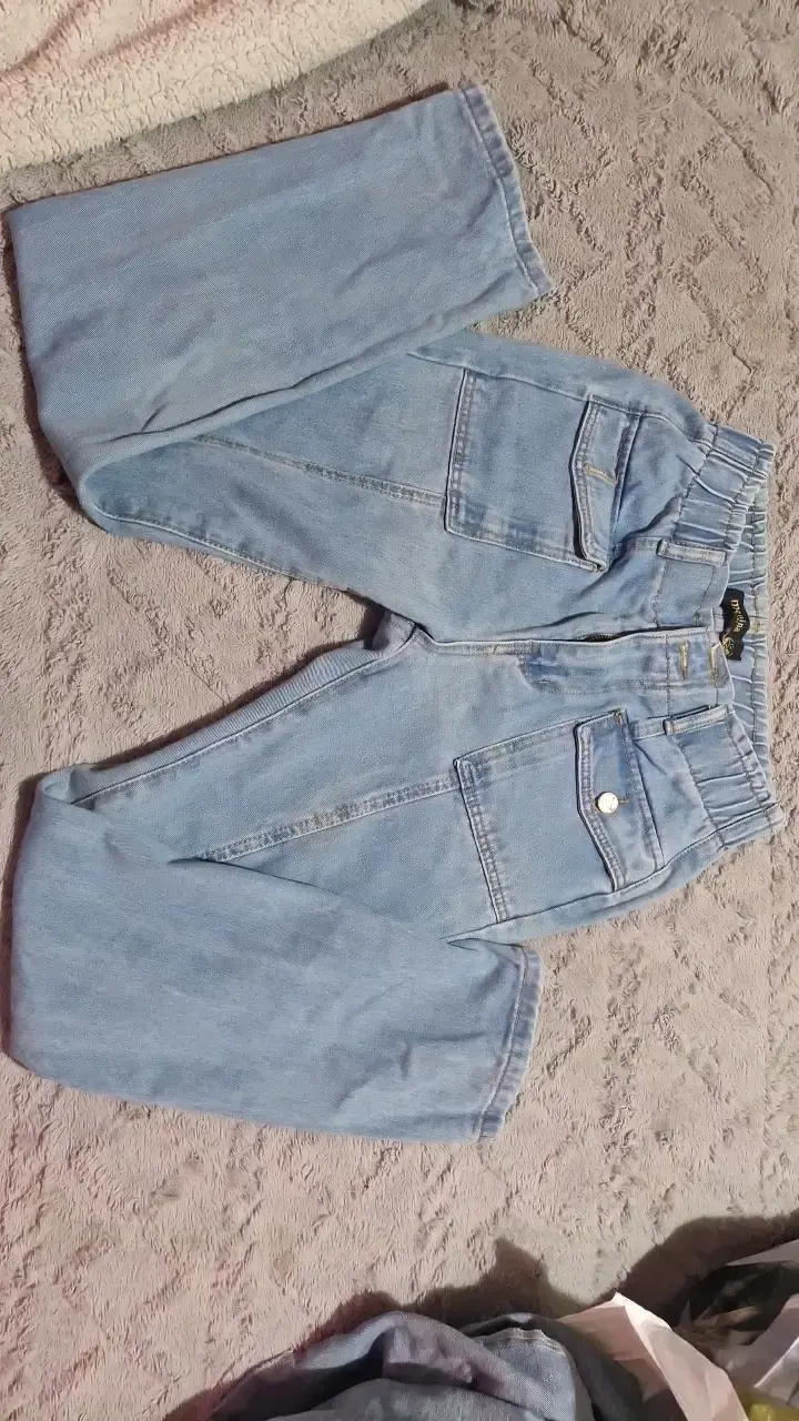Jeans de mezclilla azul claro para mujer