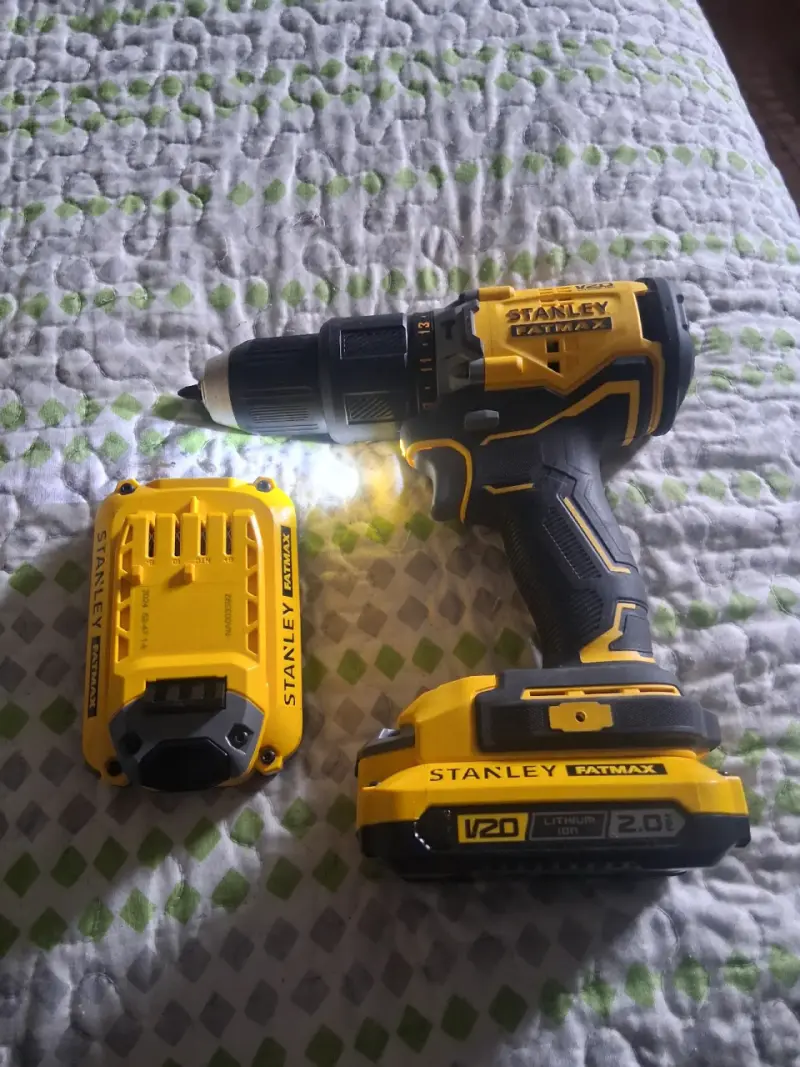 Taladro Percutor Inalámbrico Stanley V20 con Baterías - 3