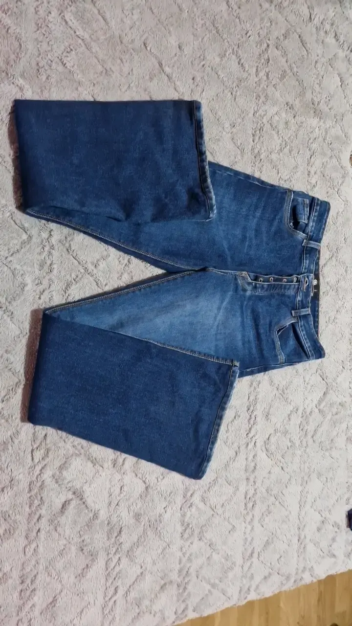 Jeans azul oscuro para mujer en buen estado
