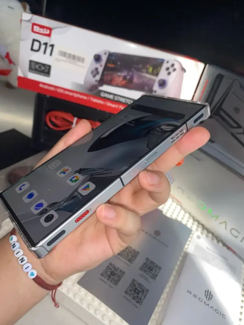 RedMagic 8S Pro Titanium + Gamepad + Carcasa iman - 1