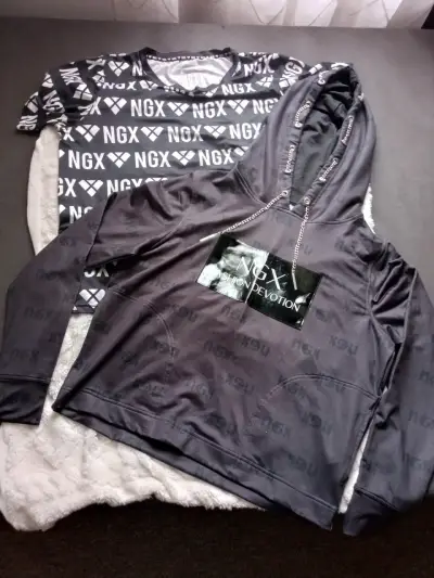 Conjunto de polera y polerón NGX negro - miniatura 1