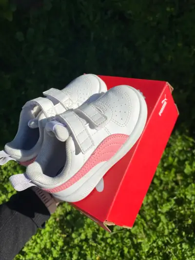 Zapatillas deportivas  Puma blancas y rosadas n22 - miniatura 2
