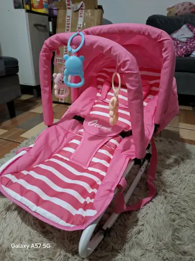 Silla mecedora para bebé rosa Otama - miniatura 3