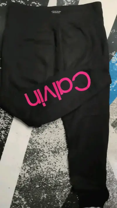 Pantalones deportivos Calvin Klein negros - miniatura 4