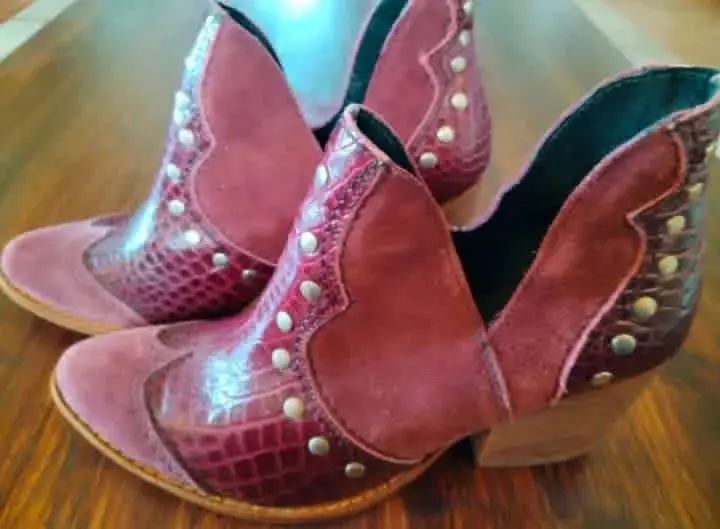 Botines de cuero burdeos con tachas - 3