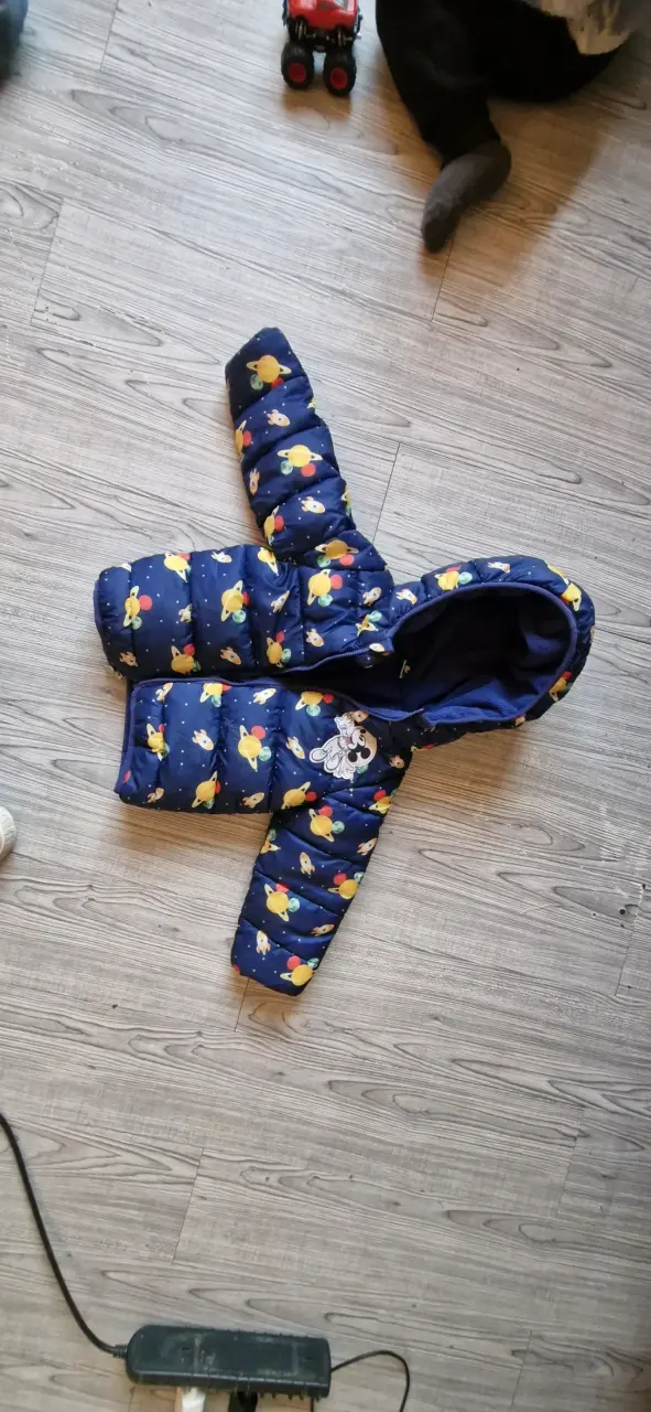 Chaqueta infantil Disney con capucha azul