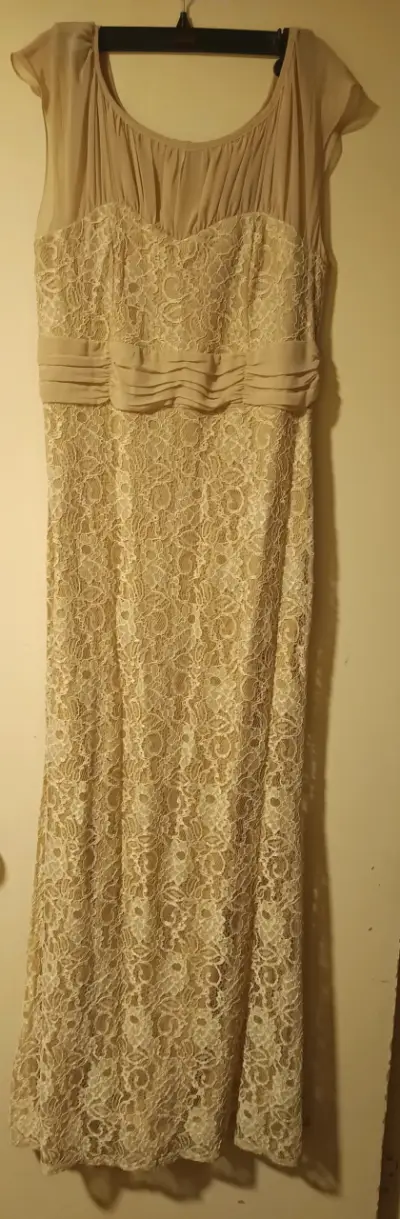 Vestido de fiesta beige con encaje - miniatura 1