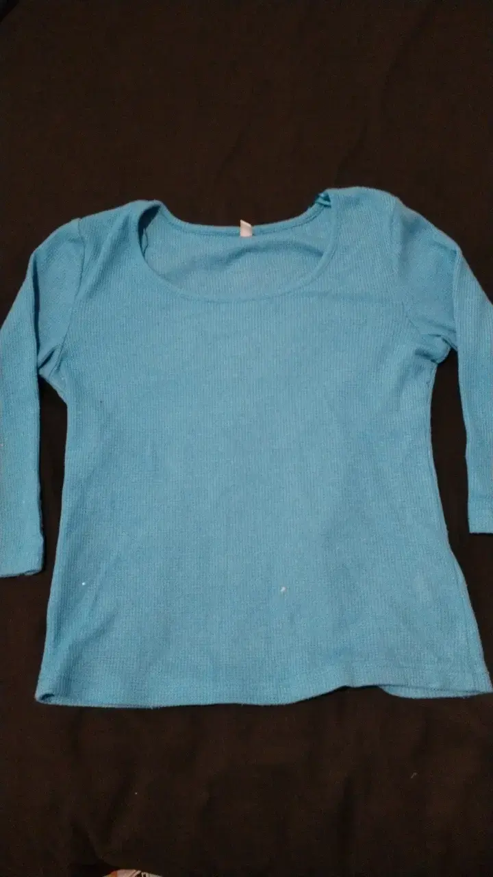 Polera azul de manga larga para mujer
