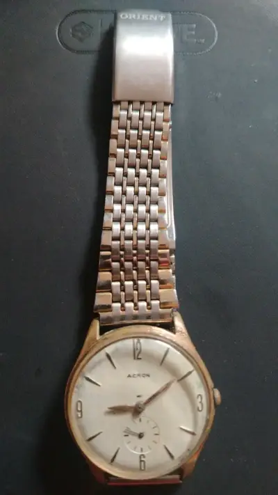 reloj de pulsera vintage Acron de cuerda manual - miniatura 1