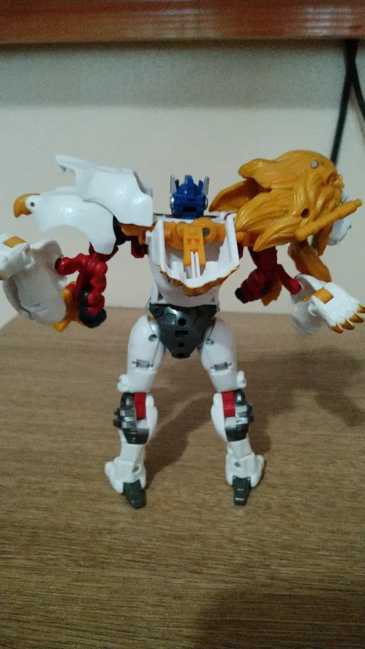 Figura Transformers leo prime - 3