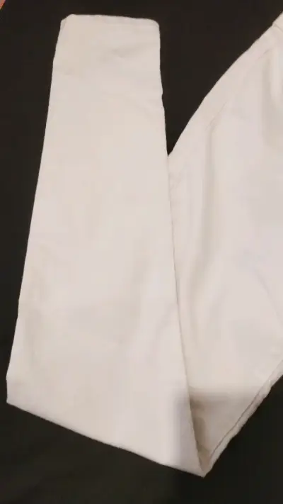 Pantalones blancos de mujer en buen estado - miniatura 2