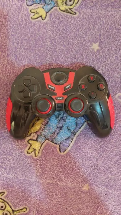 Control inalámbrico para juegos - miniatura 1