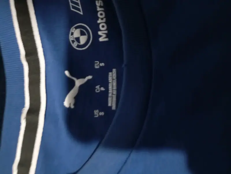 Polera BMW Motorsport azul con logo Puma - 2