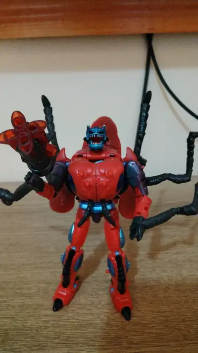 Figura inferno transformers legacy - miniatura 2