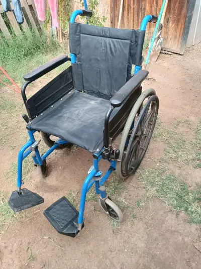 Silla de ruedas Muller plegable en muy buen estado - miniatura 1