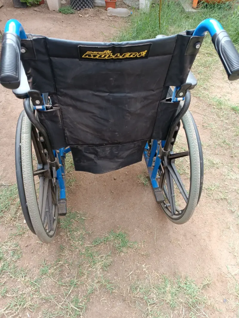 Silla de ruedas Muller plegable en muy buen estado - 2