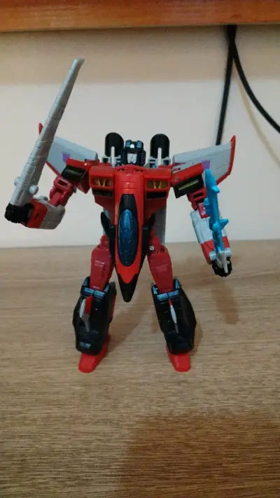 Figura Starscream transformers legacy - miniatura 1