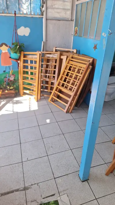Cunas de madera para bebé en buen estado - miniatura 2