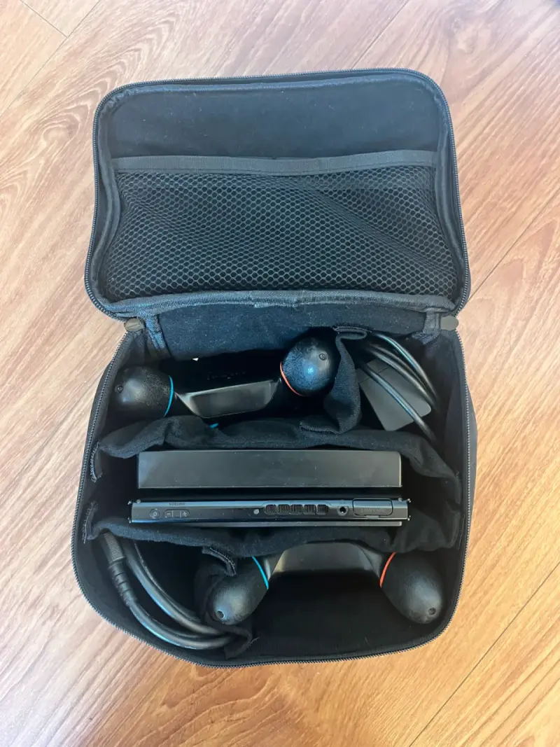 Consola Nintendo Switch con accesorios y estuche - 6