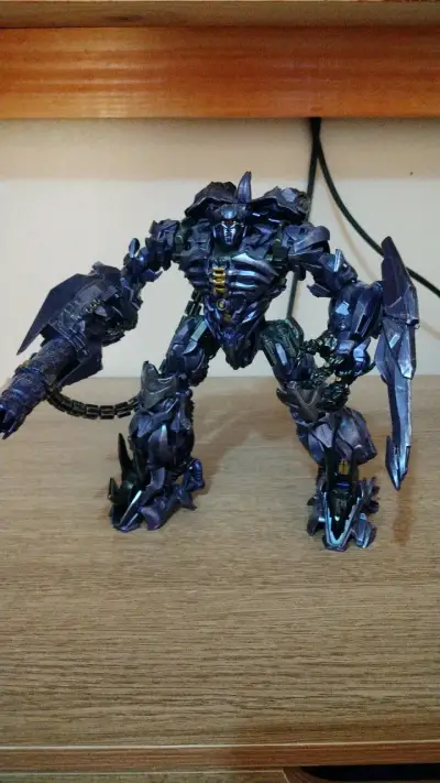 Figura transformers Shockwave - miniatura 1