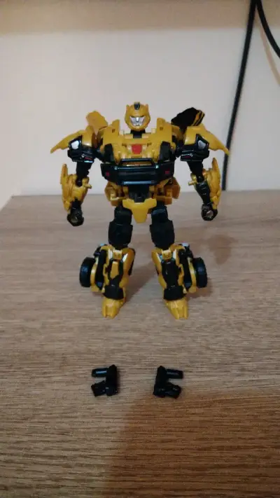 Figura transformers bumblebee - miniatura 2