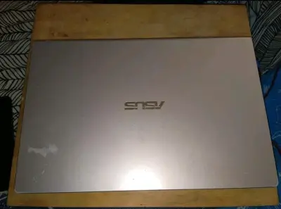 Laptop ASUS con pantalla de 14 pulgadas - miniatura 3