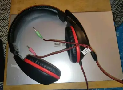 Laptop ASUS con pantalla de 14 pulgadas - miniatura 4