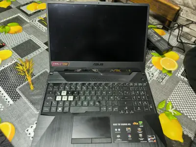 Laptop ASUS TUF Gaming A15 con AMD Ryzen 7 - miniatura 3