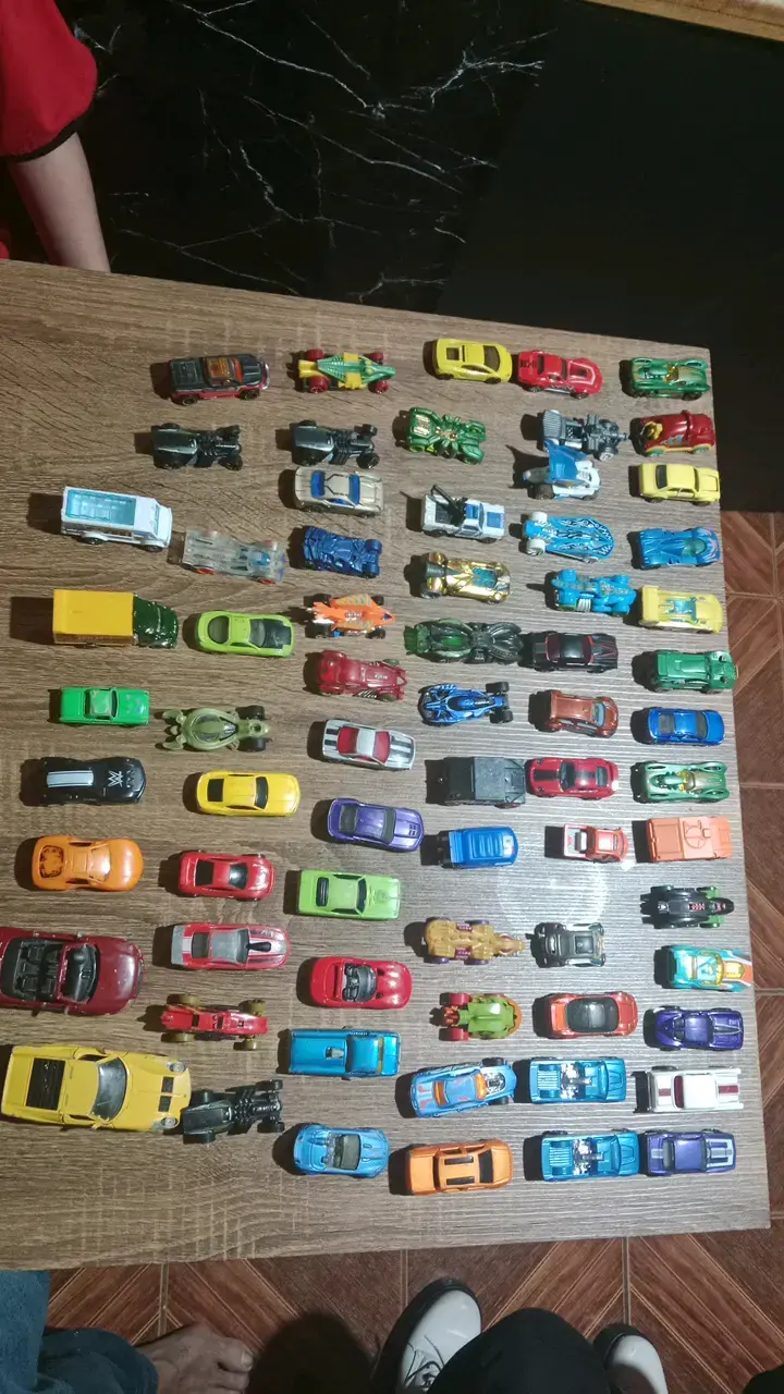 Colección de autos de juguete variados hotweels - 2