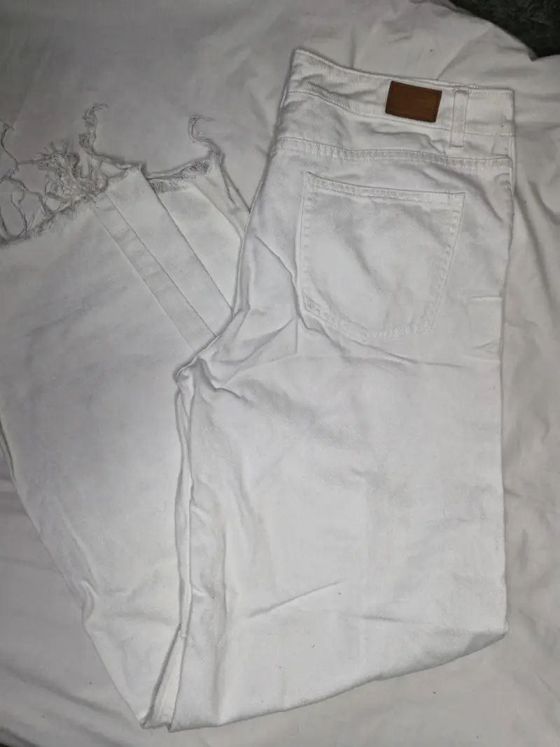 Jeans blancos de pierna ancha para mujer
