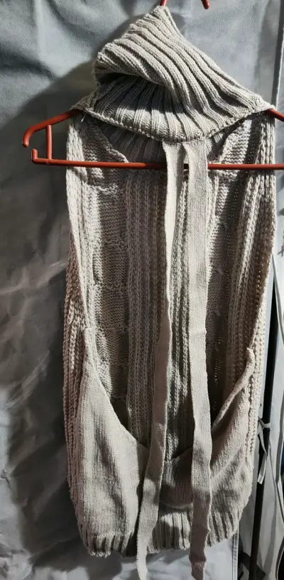 Vestido de punto gris sin espalda - miniatura 3