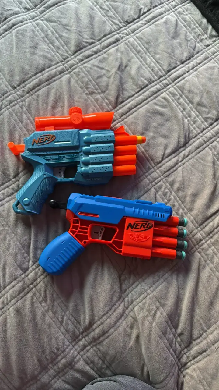 Pistolas Nerf Elite y N-Strike de juguete - 1