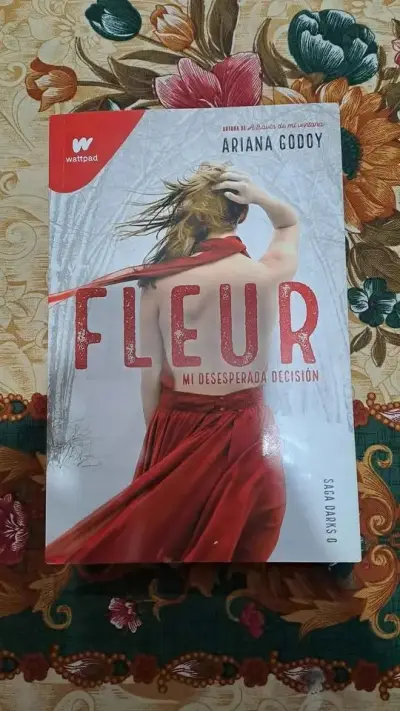Libro 'Fleur: Mi Desesperada Decisión' de Ariana Godoy - miniatura 1
