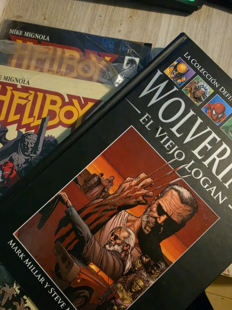 Colección de cómics Wolverine y Hellboy