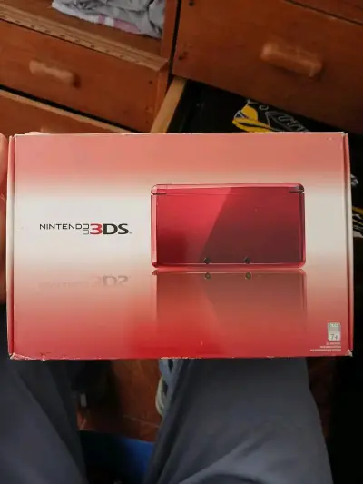 Caja Nintendo 3DS Flame Red - miniatura 1