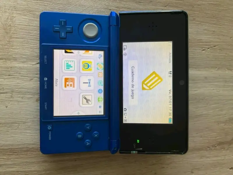 Consola Nintendo 3DS Azul con Cargador - 5