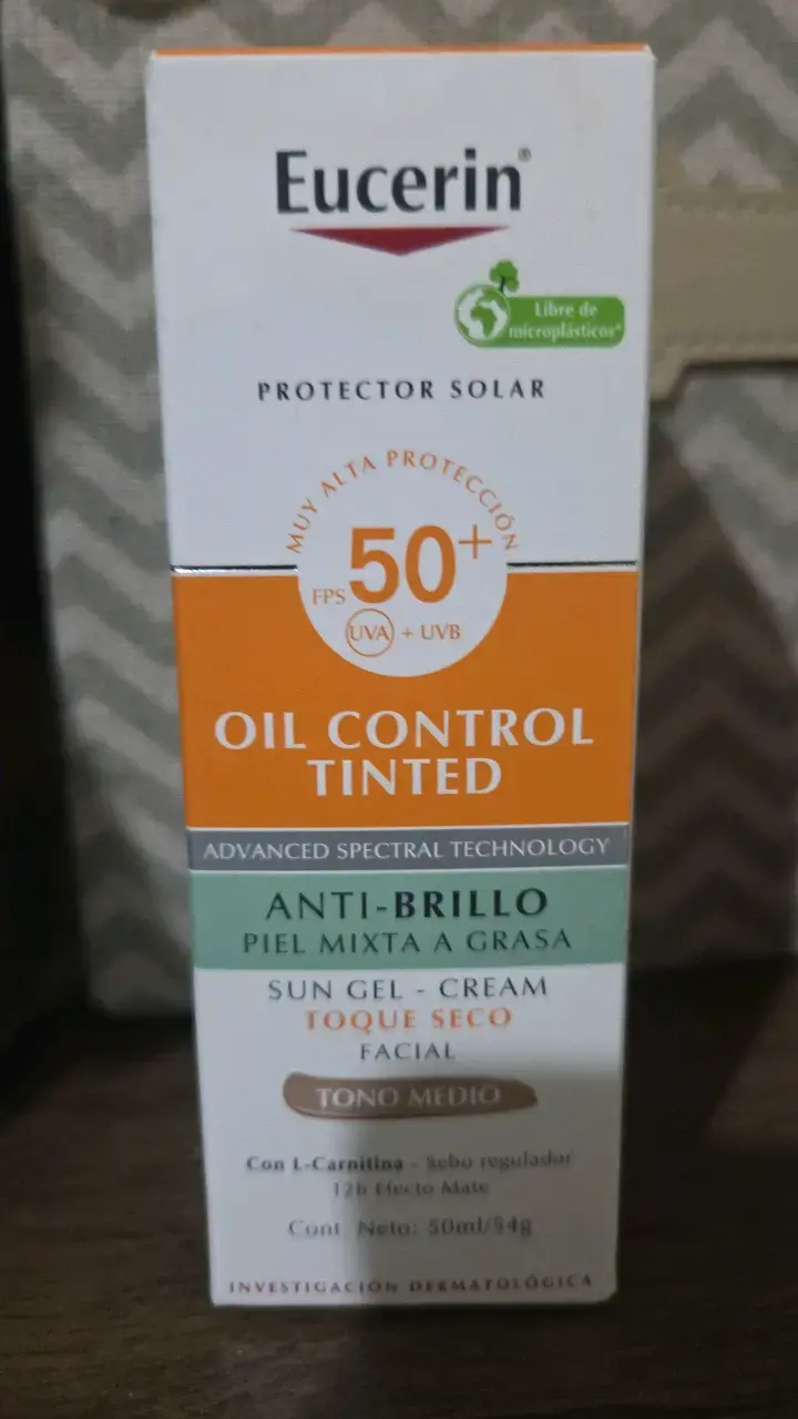 Protector solar Eucerin FPS 50+ oil control - 1