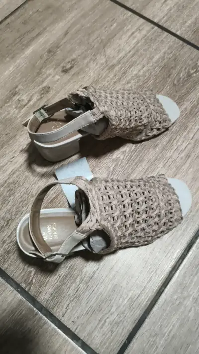 Sandalias de tacón tejido beige para mujer - miniatura 1