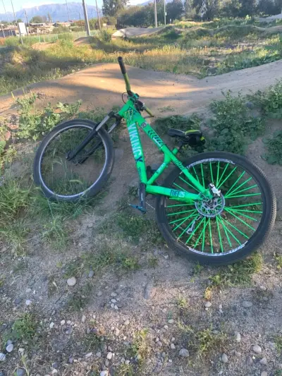 Bicicleta verde Viking Tuff 25 - miniatura 2