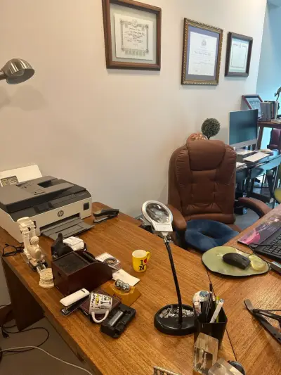 Escritorio de madera en L - miniatura 1