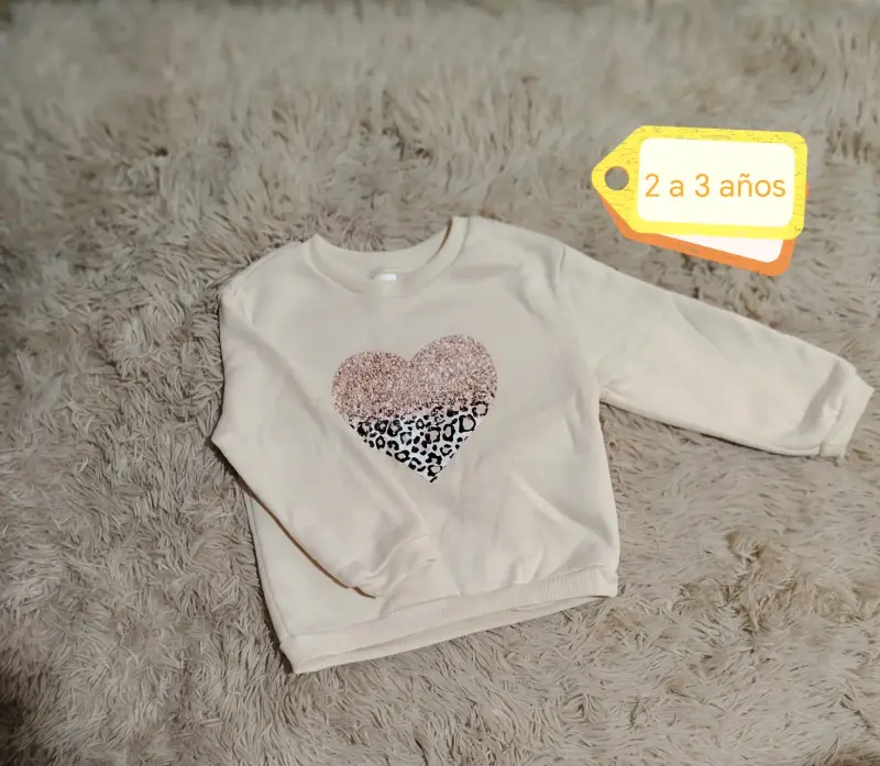 Polerón infantil con diseño de corazón 2 a 3 años