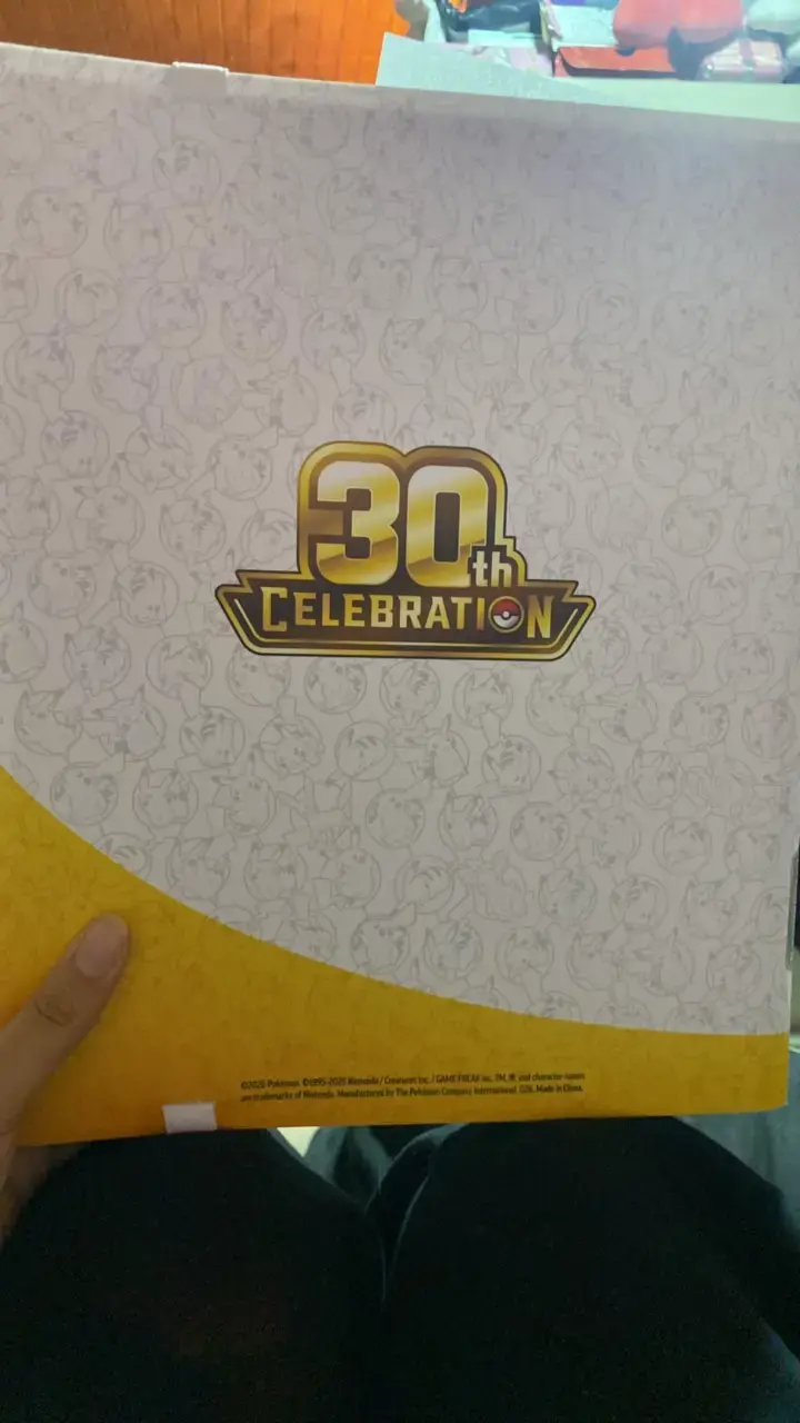 Binder de Cartas Pokémon 30 Aniversario - 2