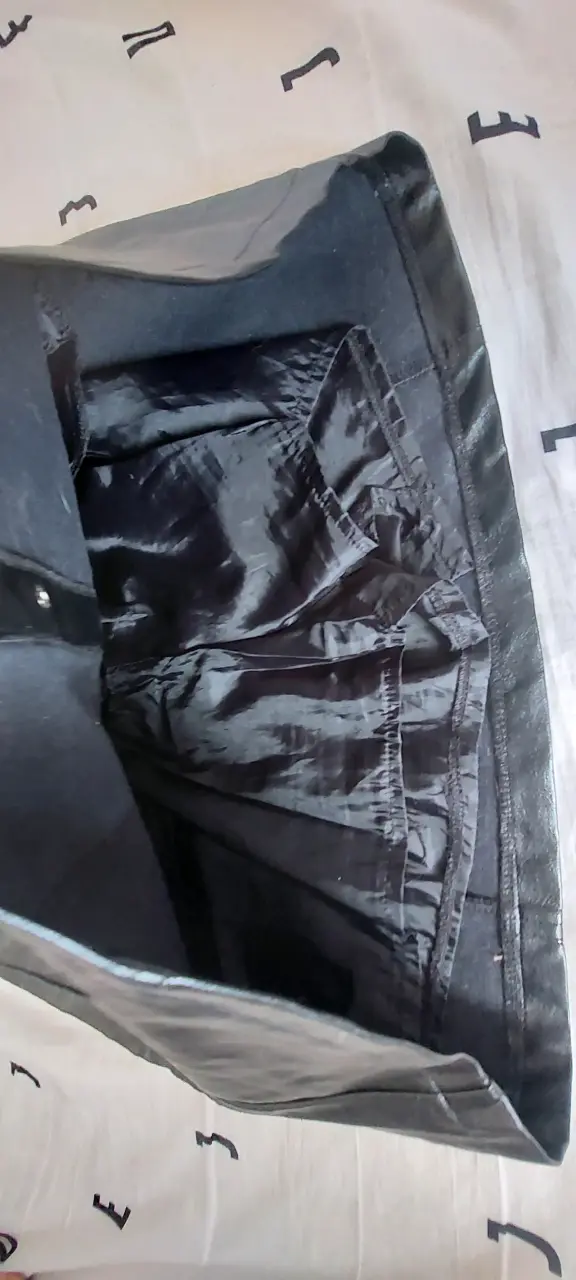 Faldashort de cuero sintético negra con botones - 2