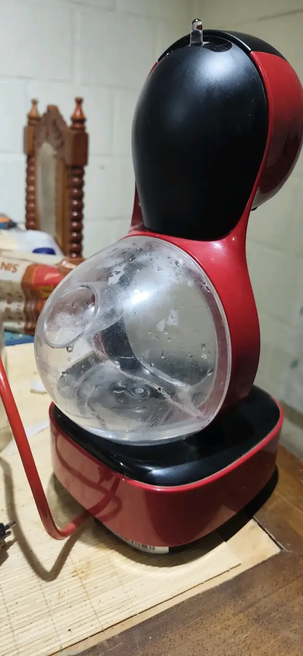 Cafetera Nescafé Dolce Gusto Roja - 4