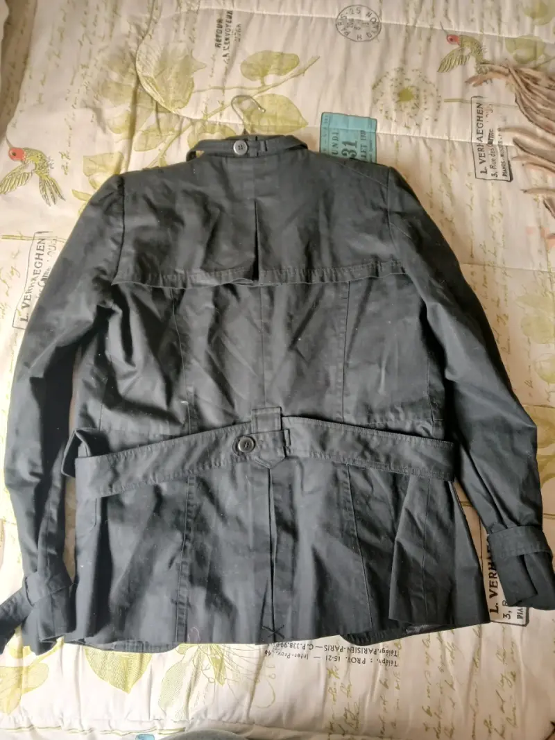 Chaqueta negra con cinturón para mujer - 7