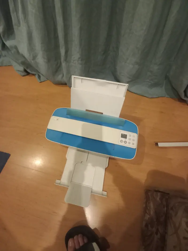 Impresora HP DeskJet Ink Advantage 3 - 2