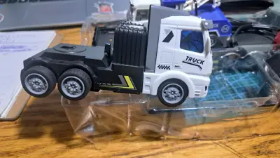 Camión de Juguete radio control con Remolque - miniatura 6
