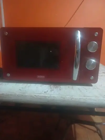 Microondas rojo Thomas en buen estado - miniatura 1